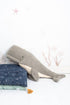 Set aus grauem Beluga und zwei Fischen