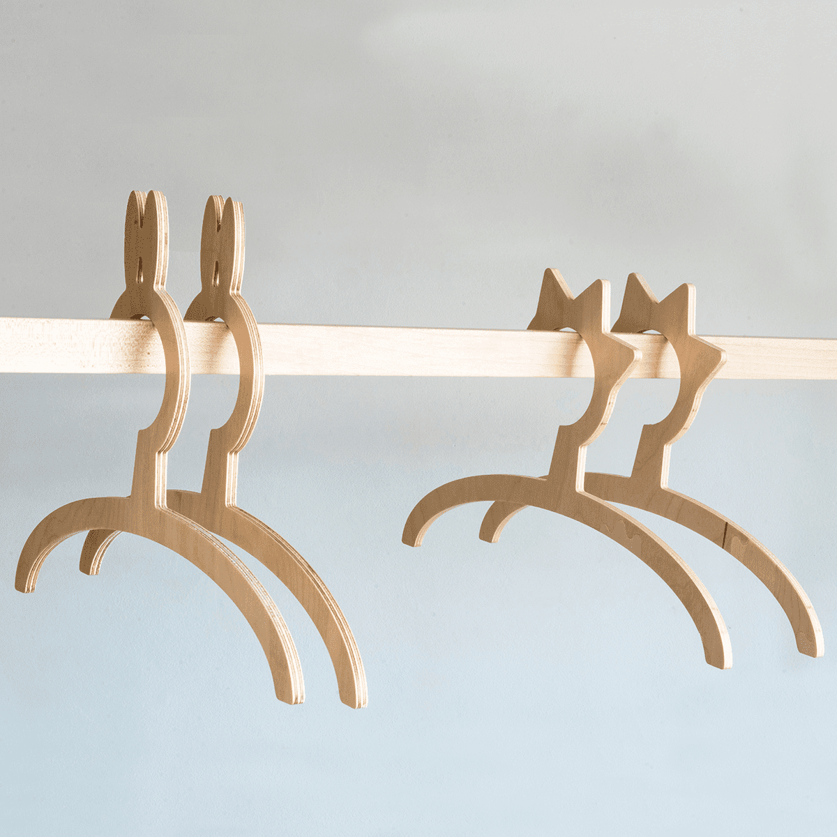 Kleiderständer aus Holz